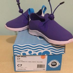 Native C7 girls sneakers